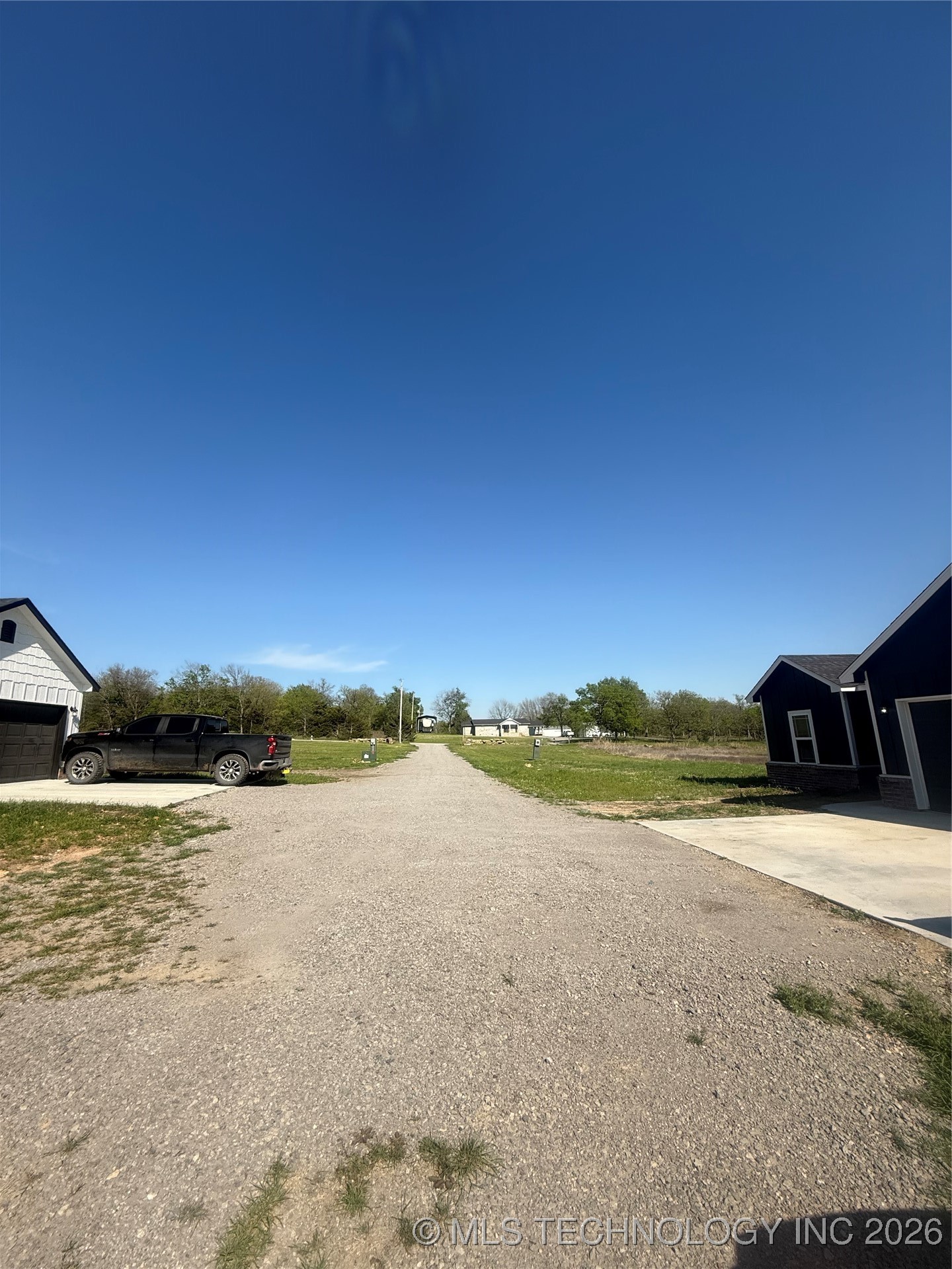 16920 W 828 Road Property Photo 3