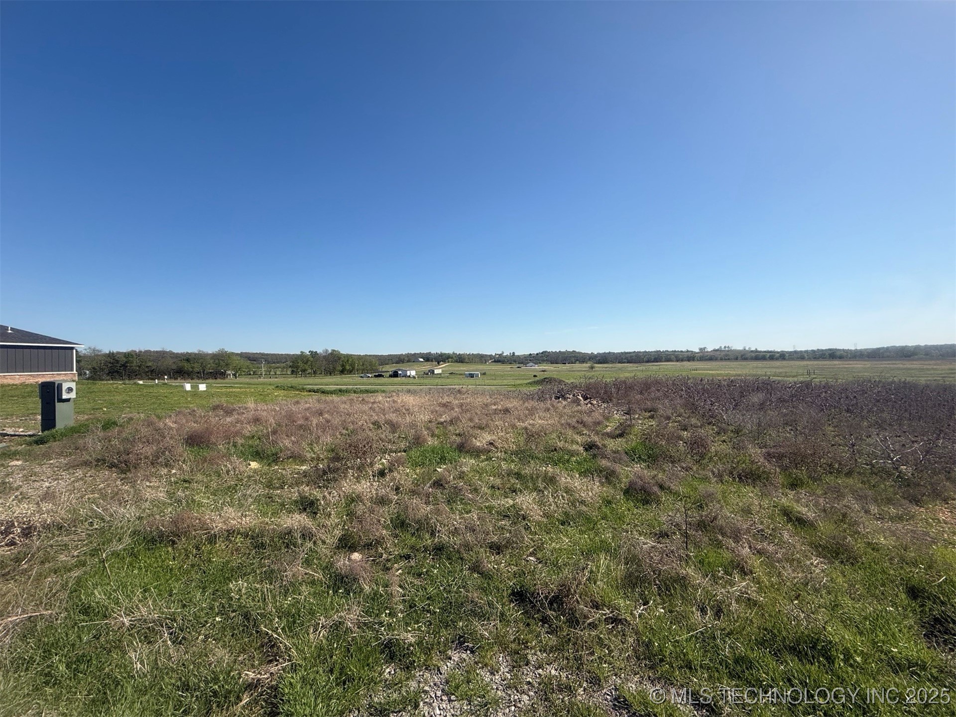 16920 W 828 Road Property Photo 6