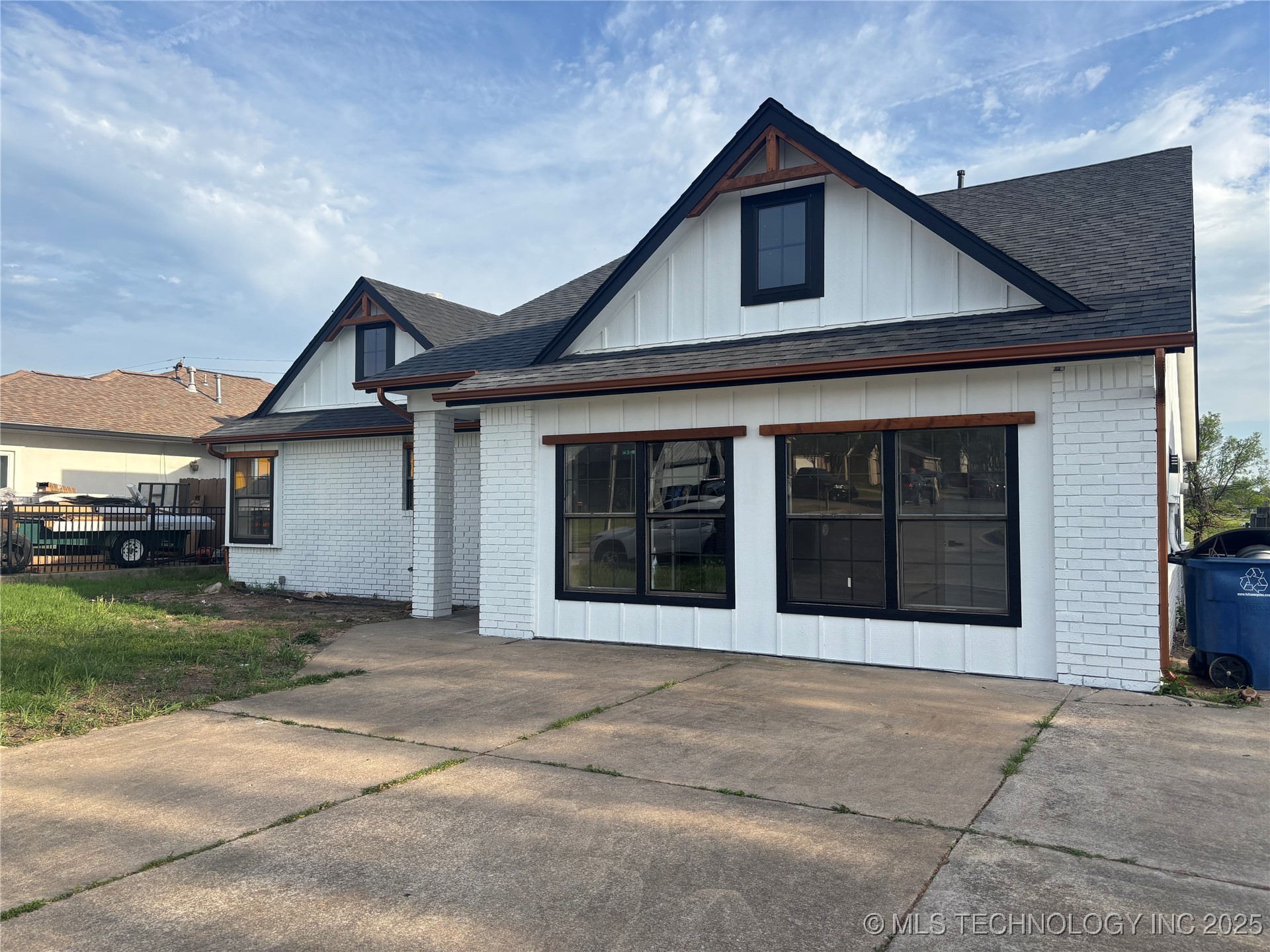 13802 E 19th Place Property Photo 2