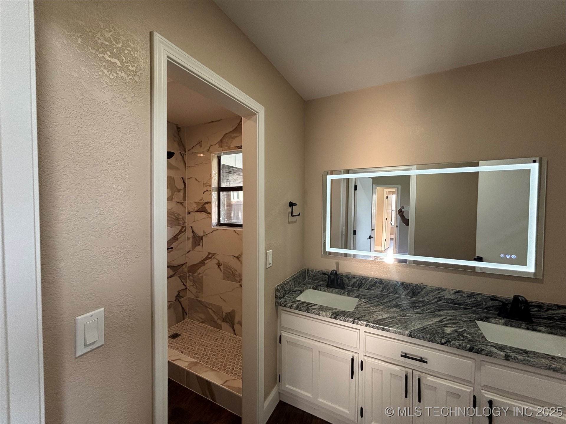 13802 E 19th Place Property Photo 17