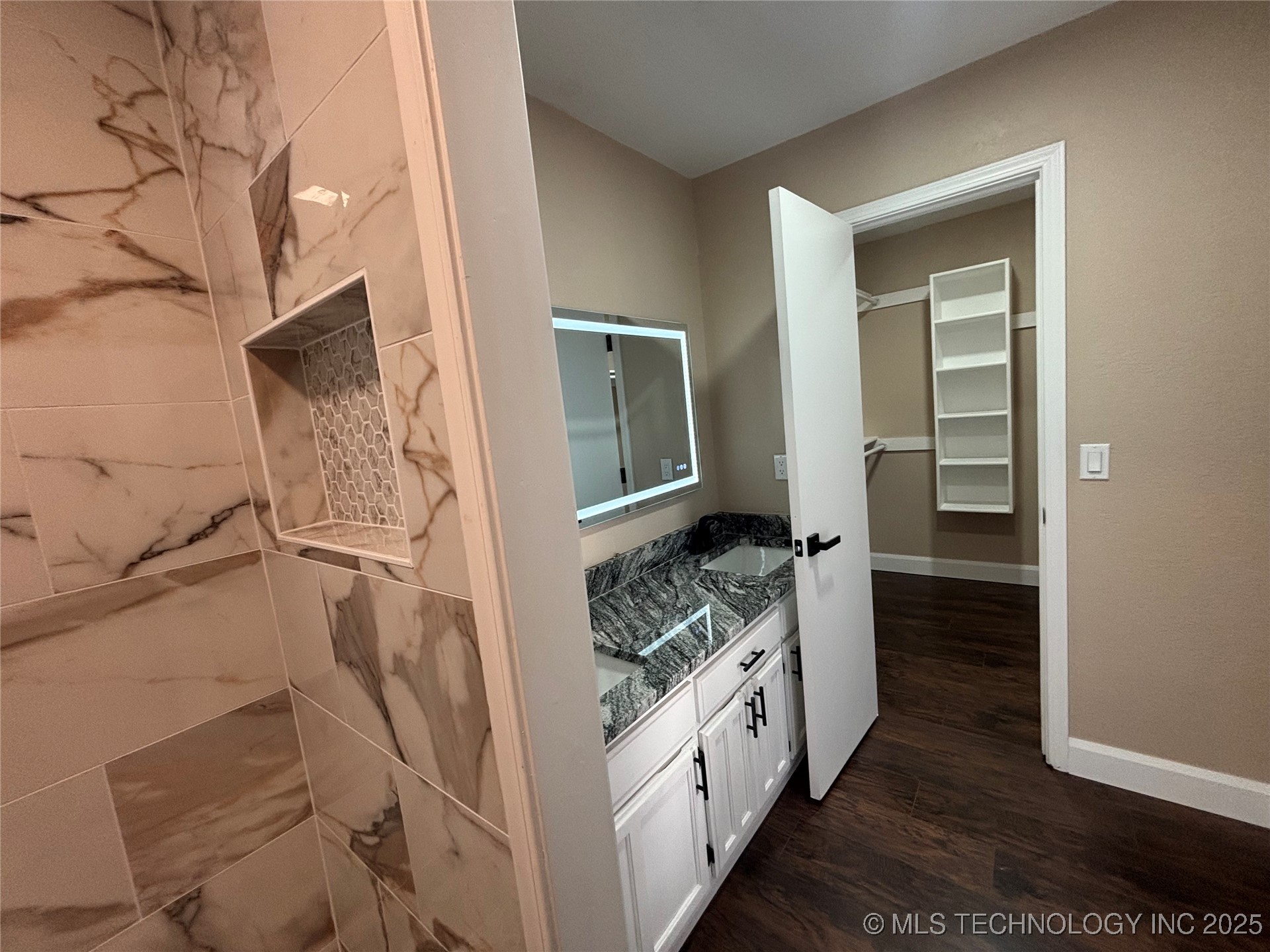 13802 E 19th Place Property Photo 18