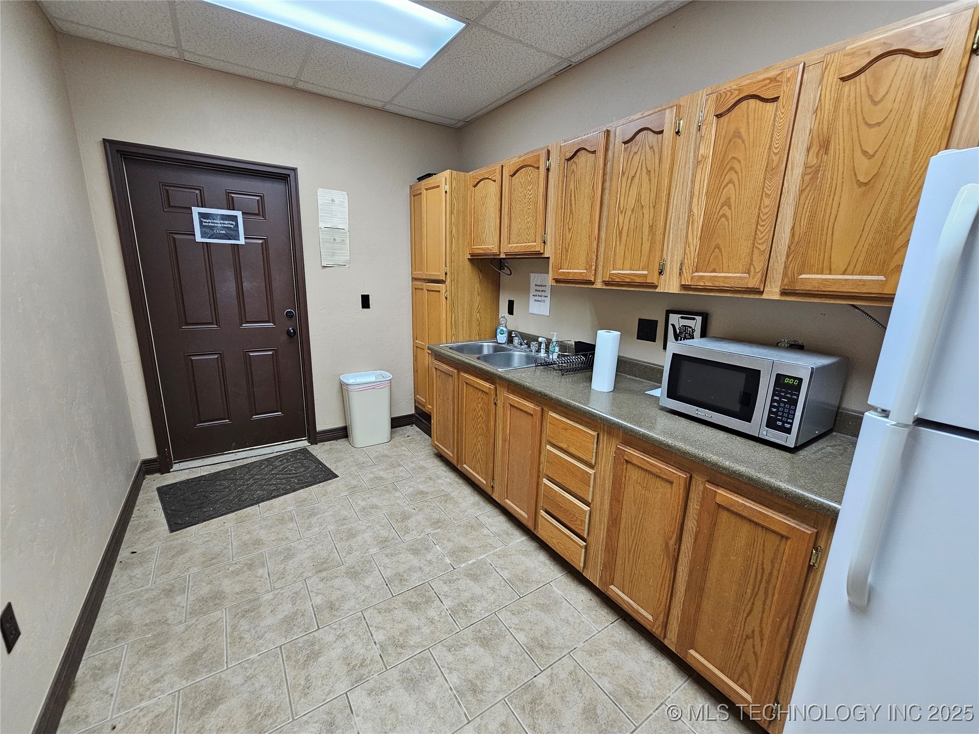 2247 W Mockingbird Property Photo 11