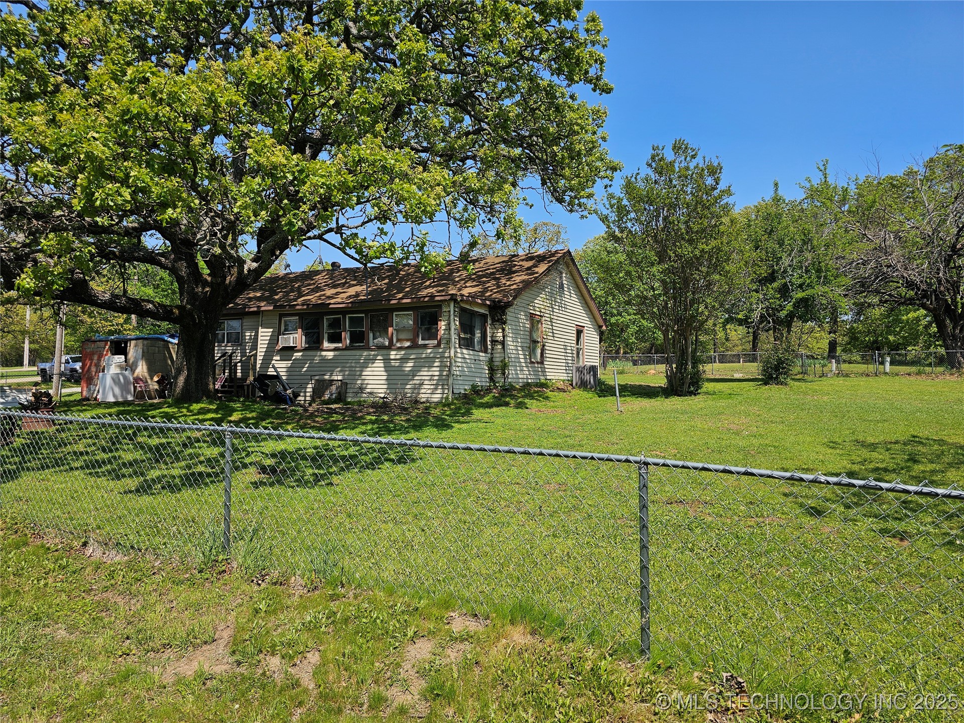 2247 W Mockingbird Property Photo 35