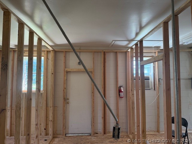 806 E Smith Street Property Photo 5