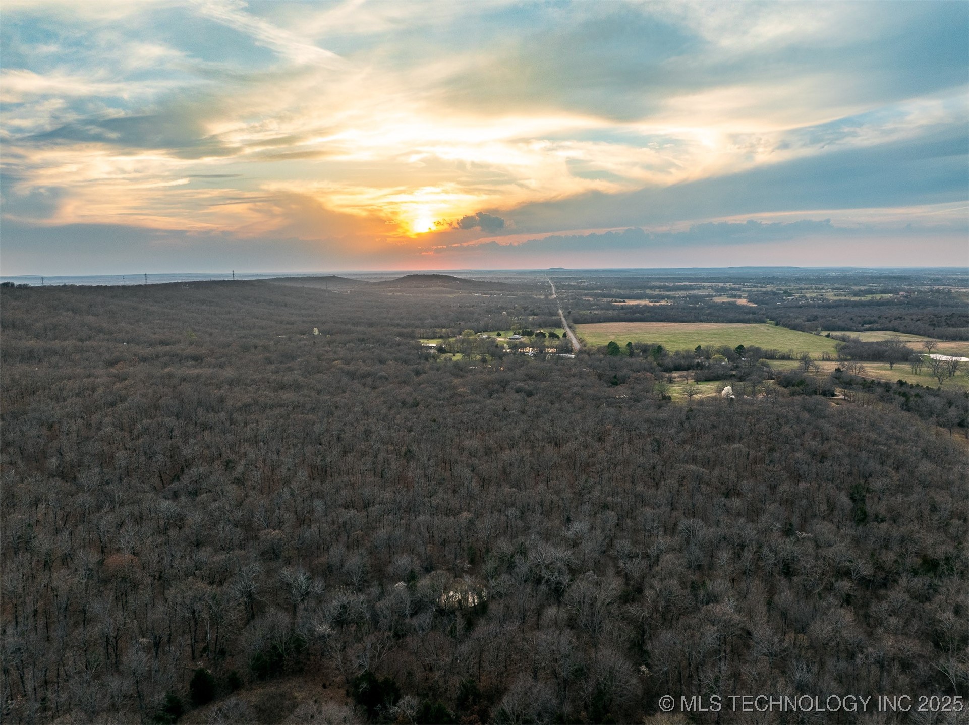 1 E Davis Field Road Property Photo 3