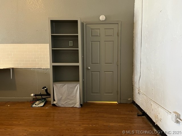 108 N 2nd Property Photo 3