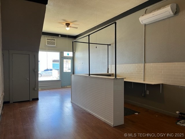 108 N 2nd Property Photo 8