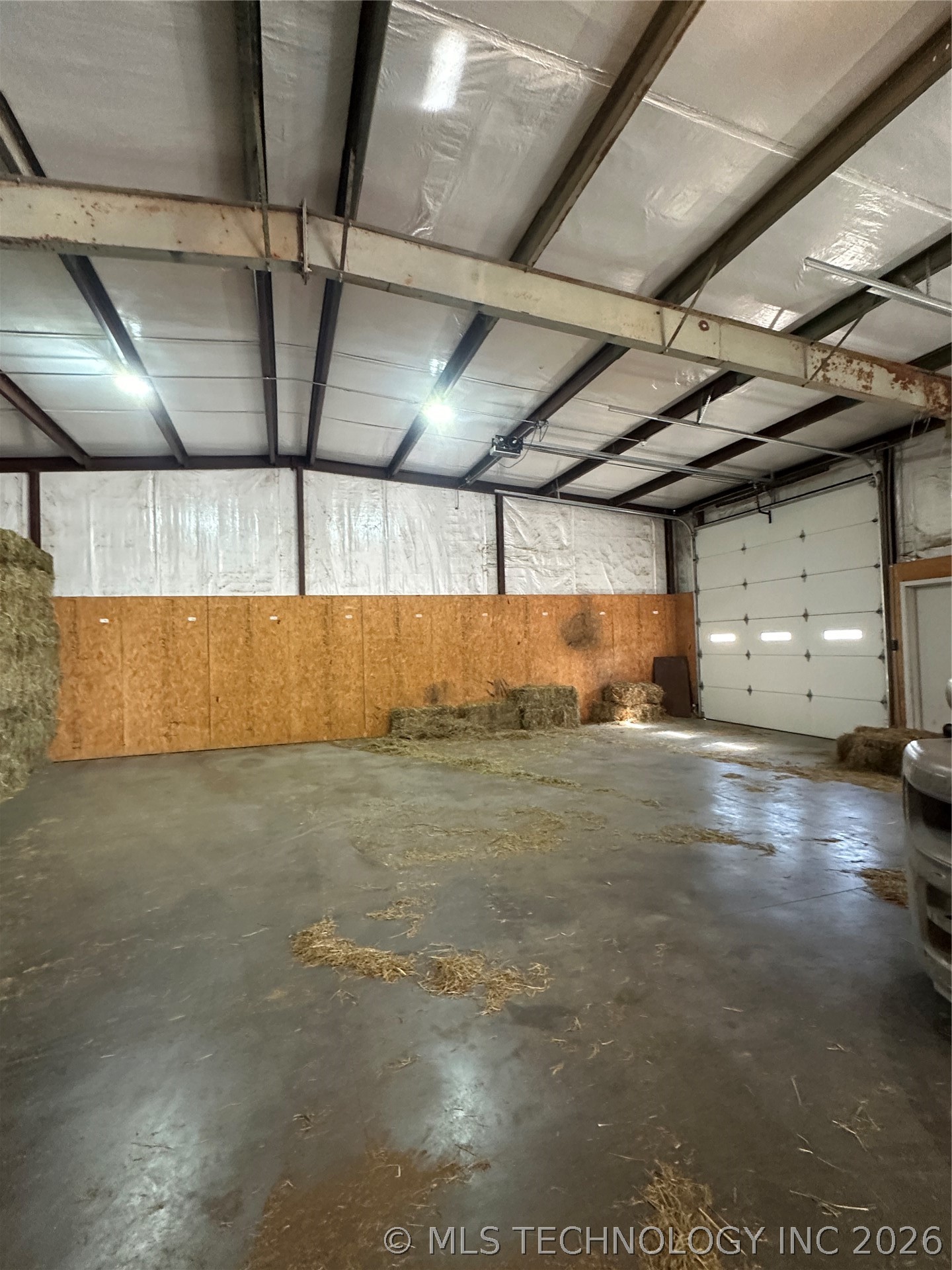 910 W 1st Street Property Photo 9