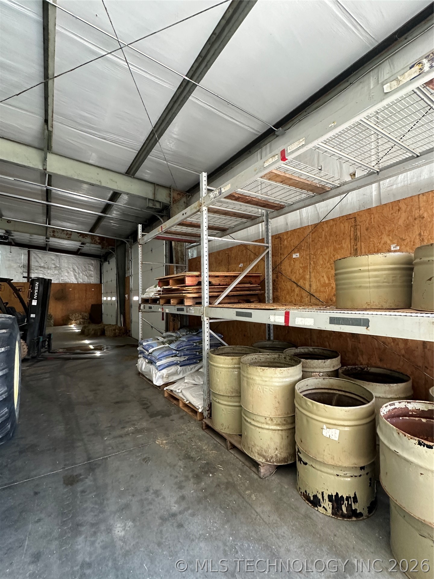 910 W 1st Street Property Photo 10