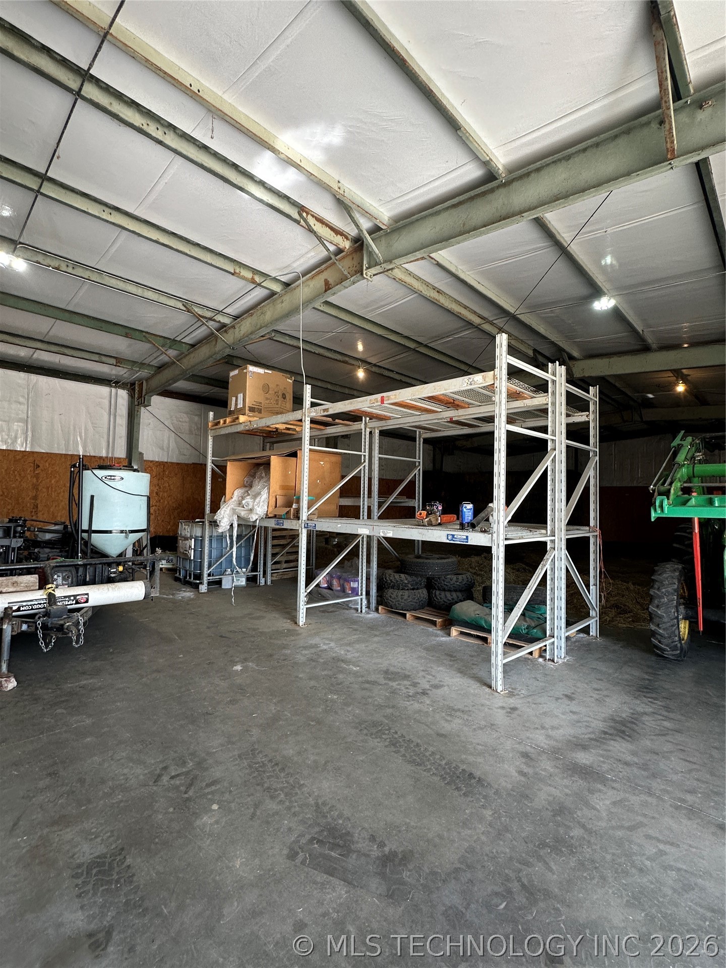 910 W 1st Street Property Photo 12