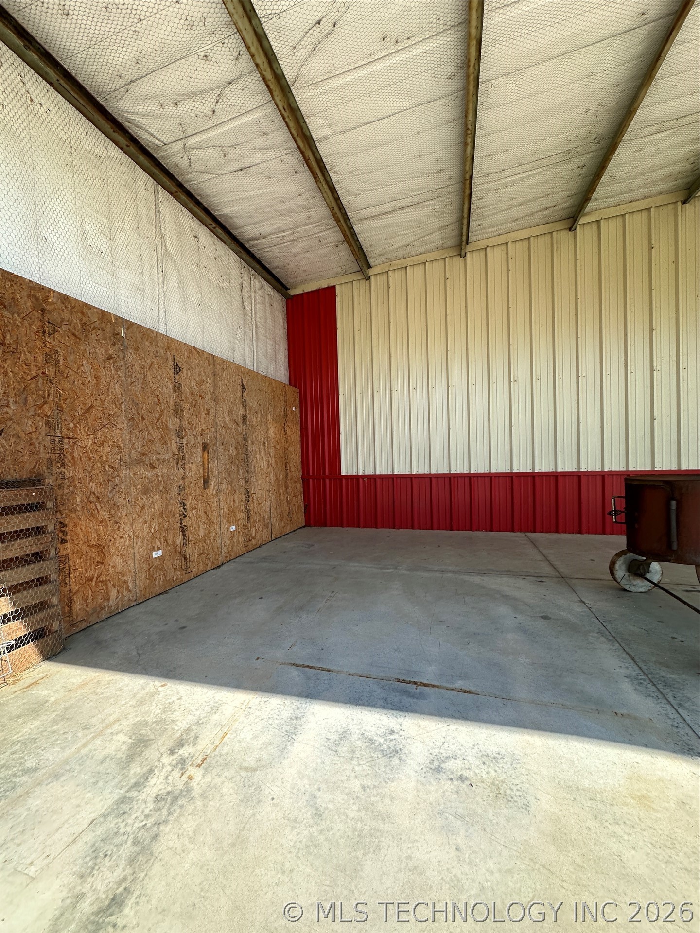 910 W 1st Street Property Photo 17