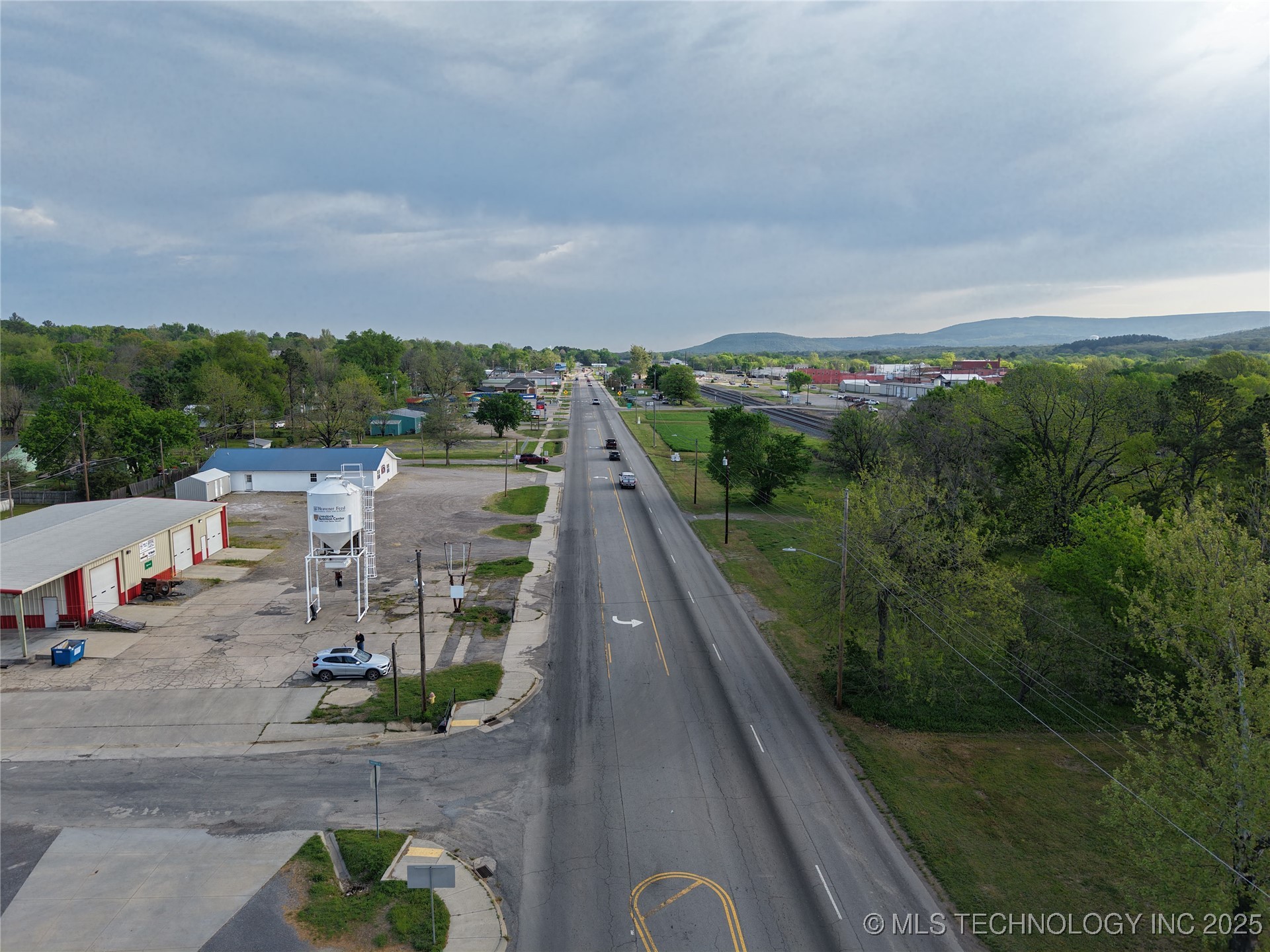 910 W 1st Street Property Photo 20