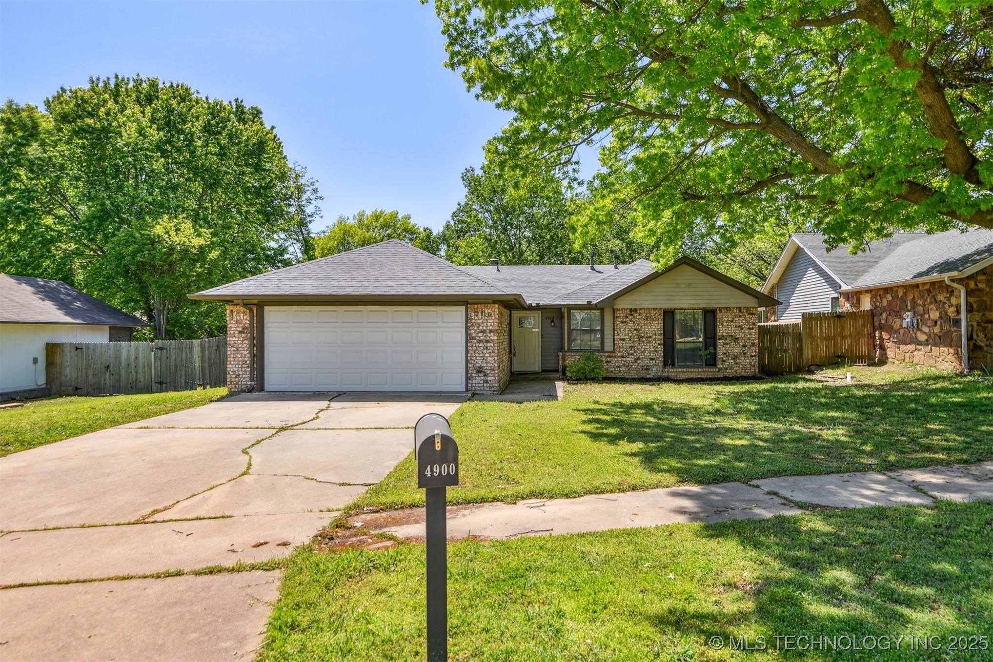 4900 S Juniper Avenue E Property Photo 2