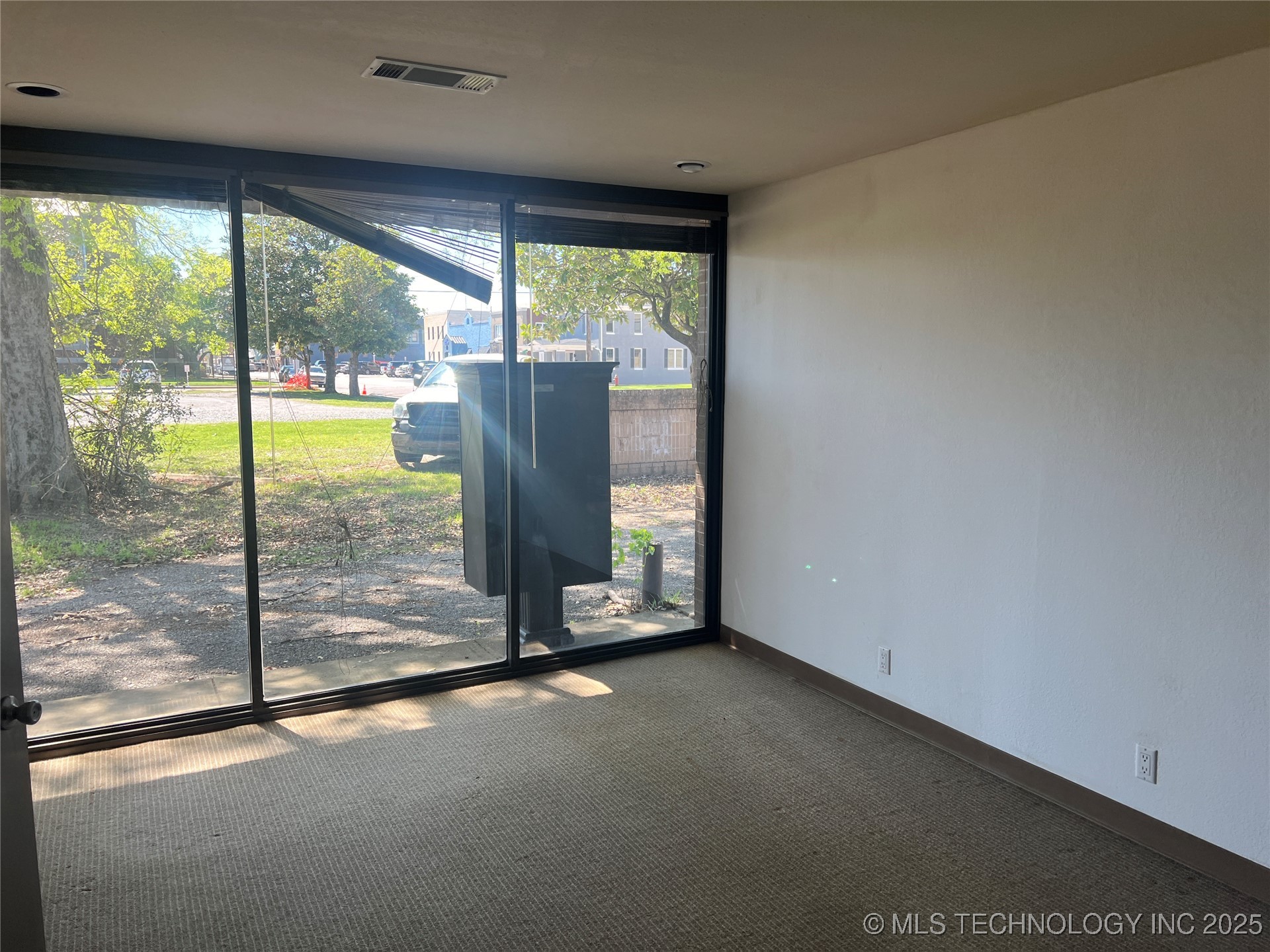 322 3rd Property Photo 8