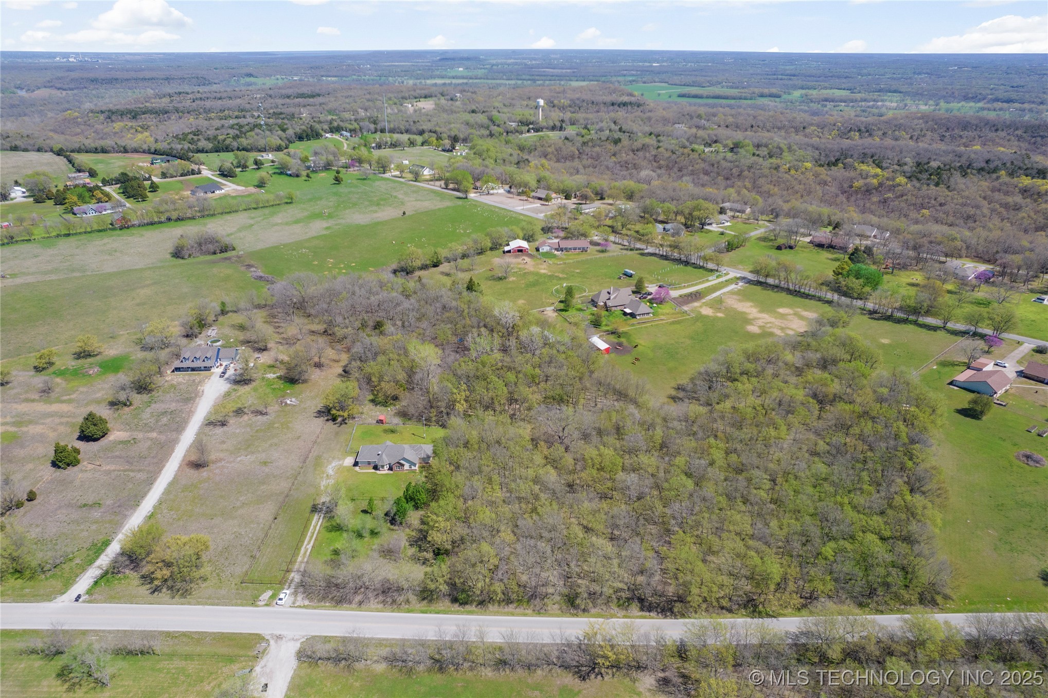 6025 E Hwy 20 Property Photo 5