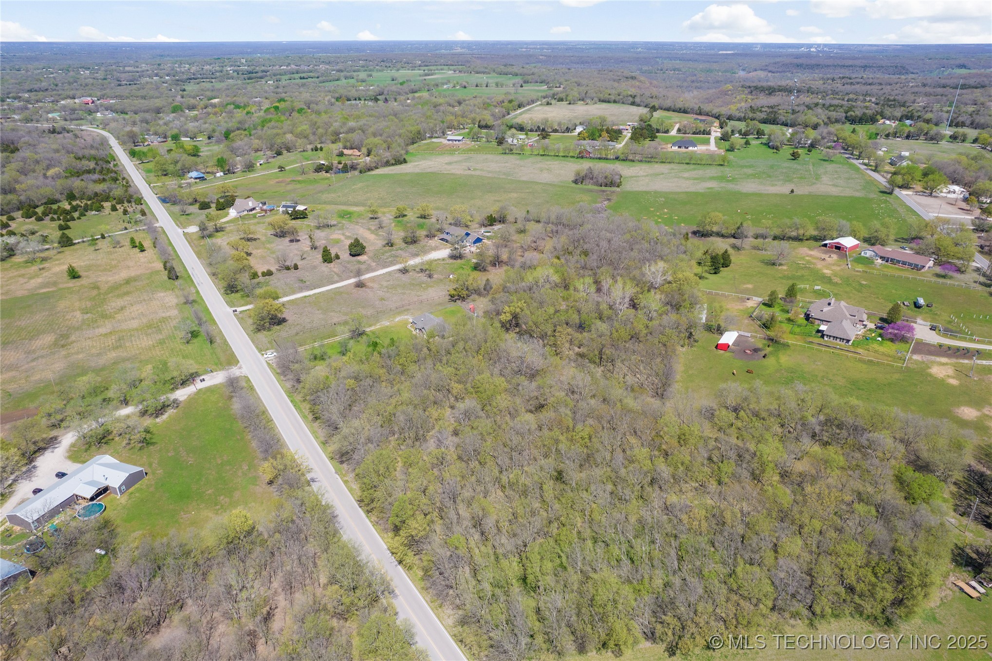 6025 E Hwy 20 Property Photo 7