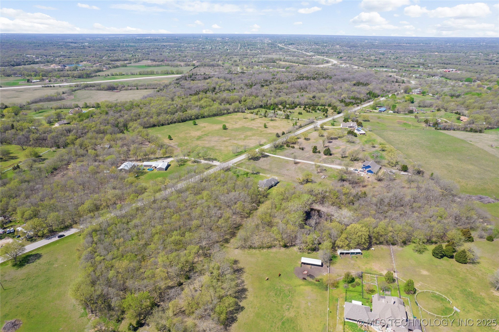 6025 E Hwy 20 Property Photo 8