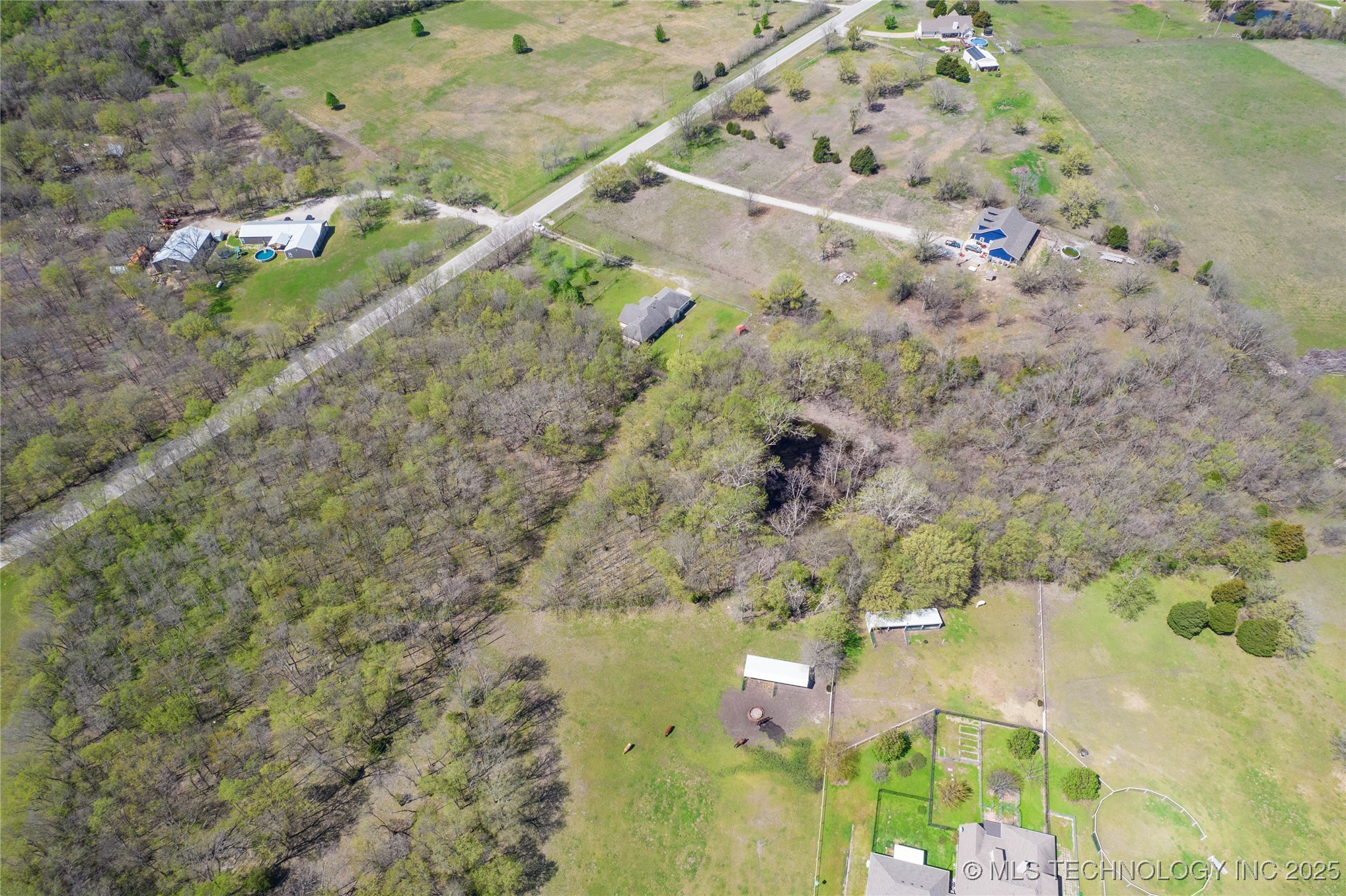 6025 E Hwy 20 Property Photo 9