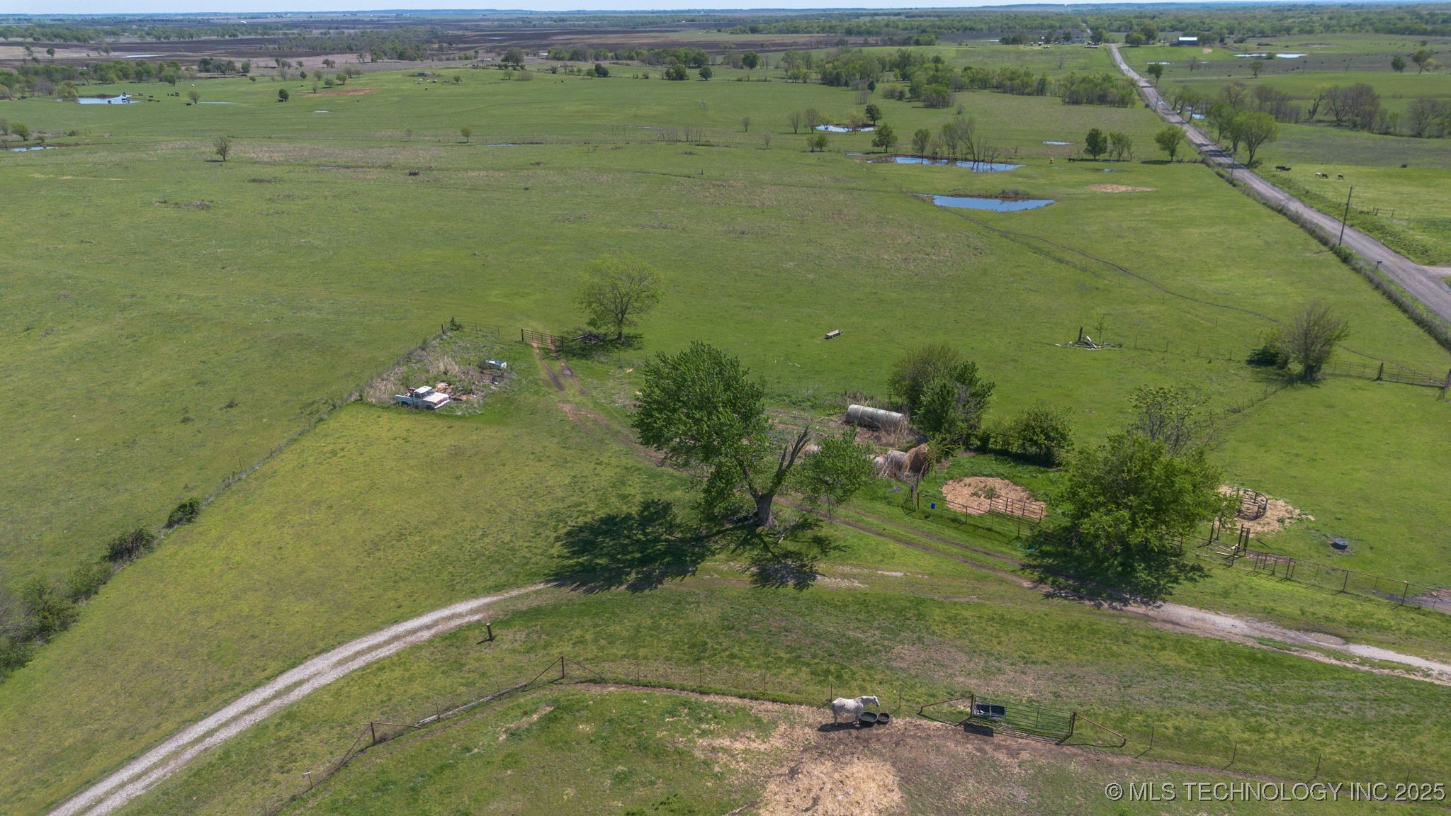 E 230 Road Property Photo 4