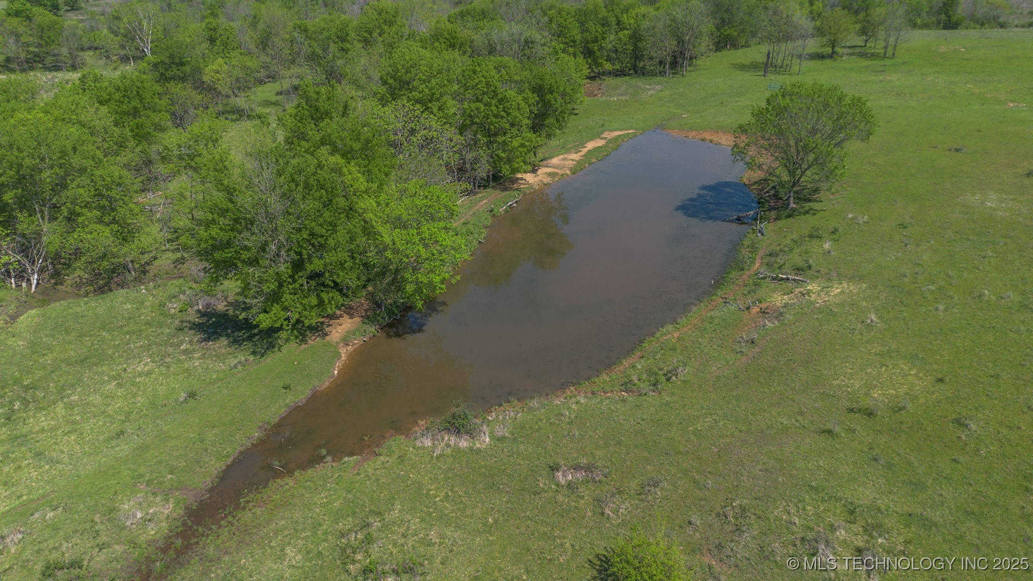 E 230 Road Property Photo 6