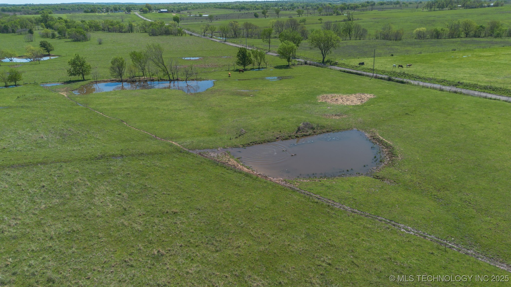 E 230 Road Property Photo 7