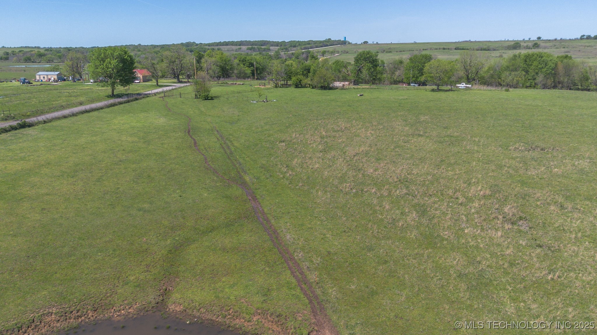 E 230 Road Property Photo 9