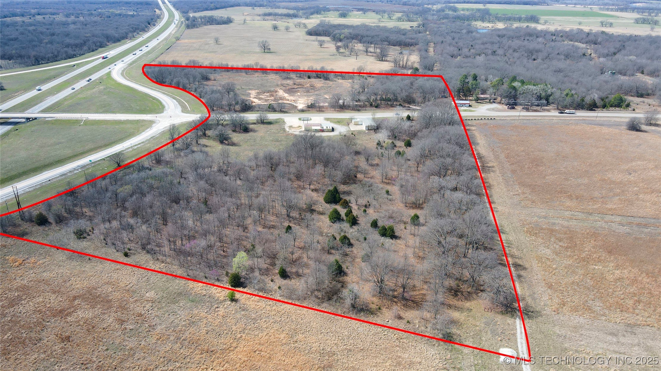 115156 Highway 48 Property Photo 3