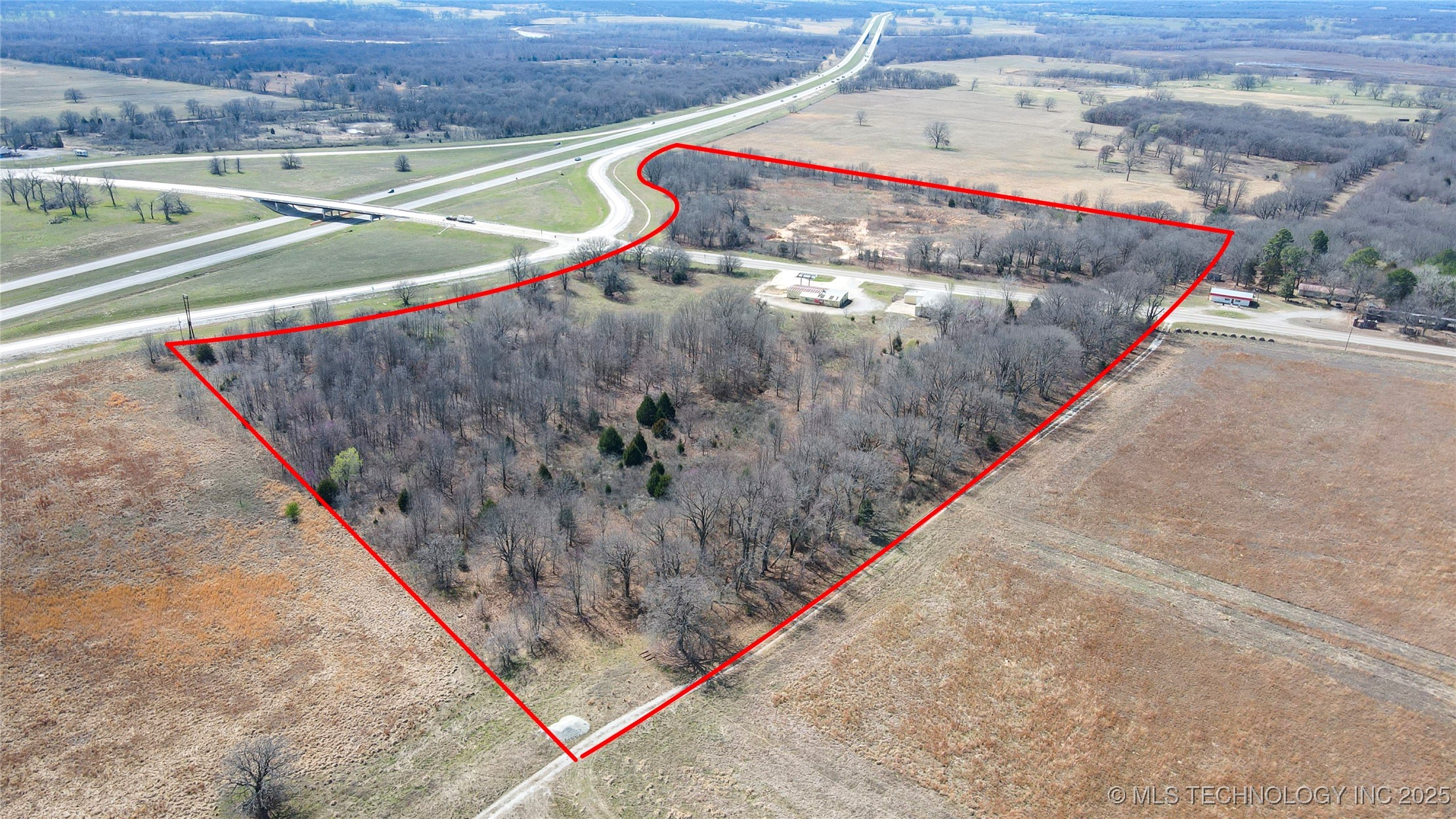 115156 Highway 48 Property Photo 4