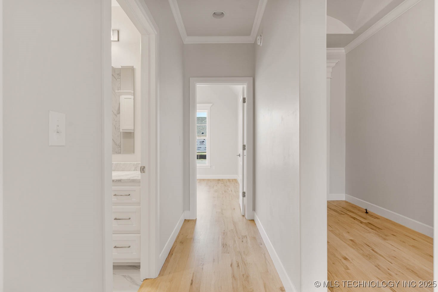 12662 S Irvington Avenue Property Photo 5