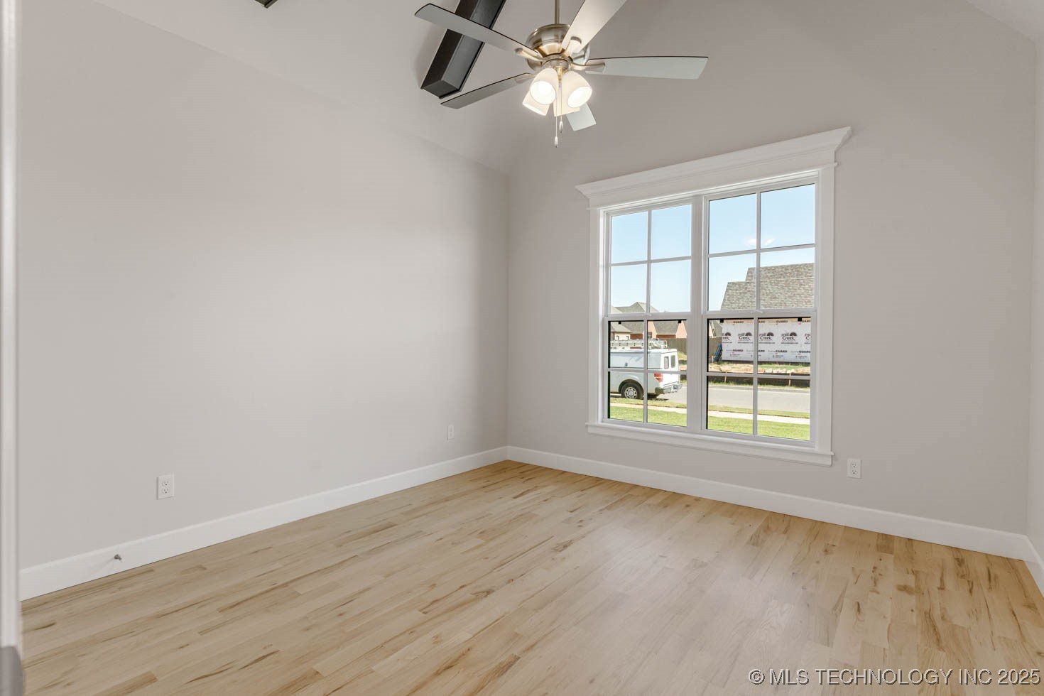 12662 S Irvington Avenue Property Photo 8