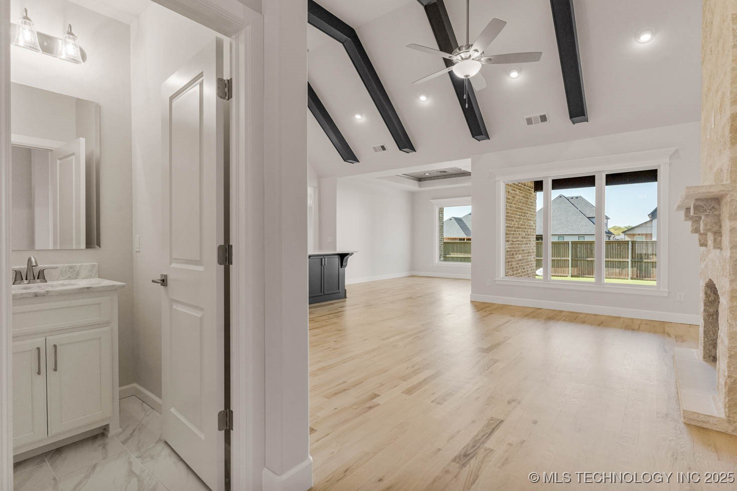 12662 S Irvington Avenue Property Photo 10