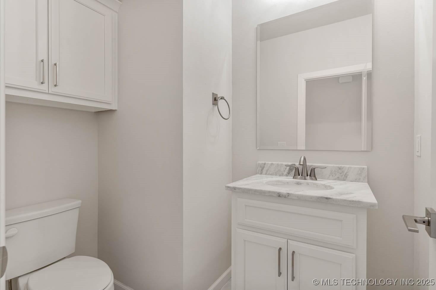 12662 S Irvington Avenue Property Photo 11