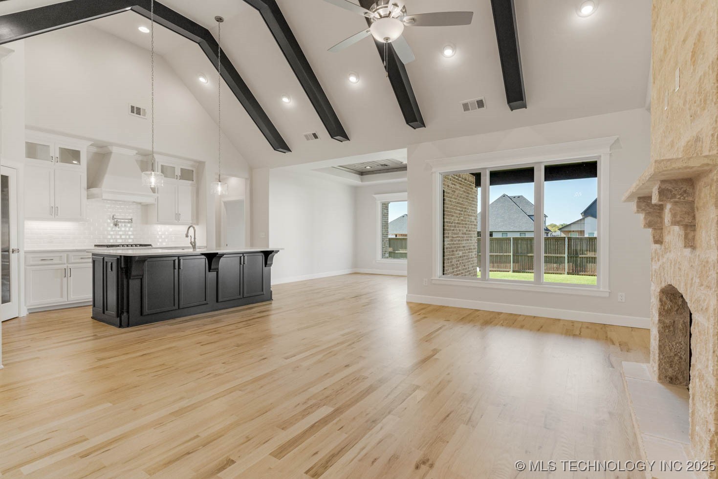 12662 S Irvington Avenue Property Photo 12