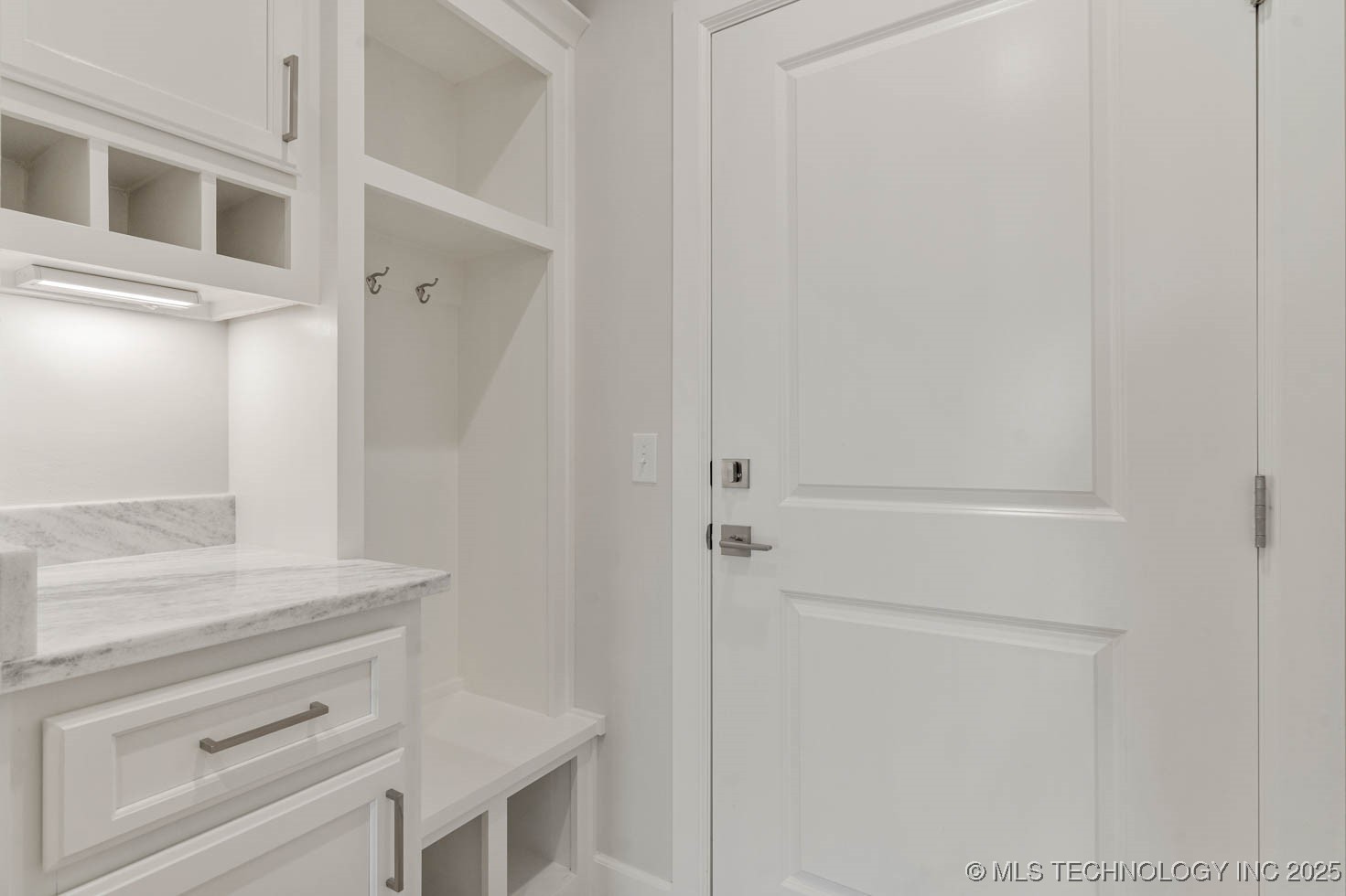 12662 S Irvington Avenue Property Photo 40