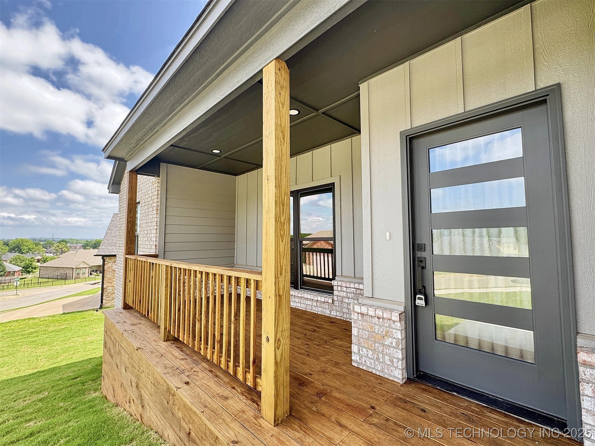 574 Woodlands Drive Property Photo 4