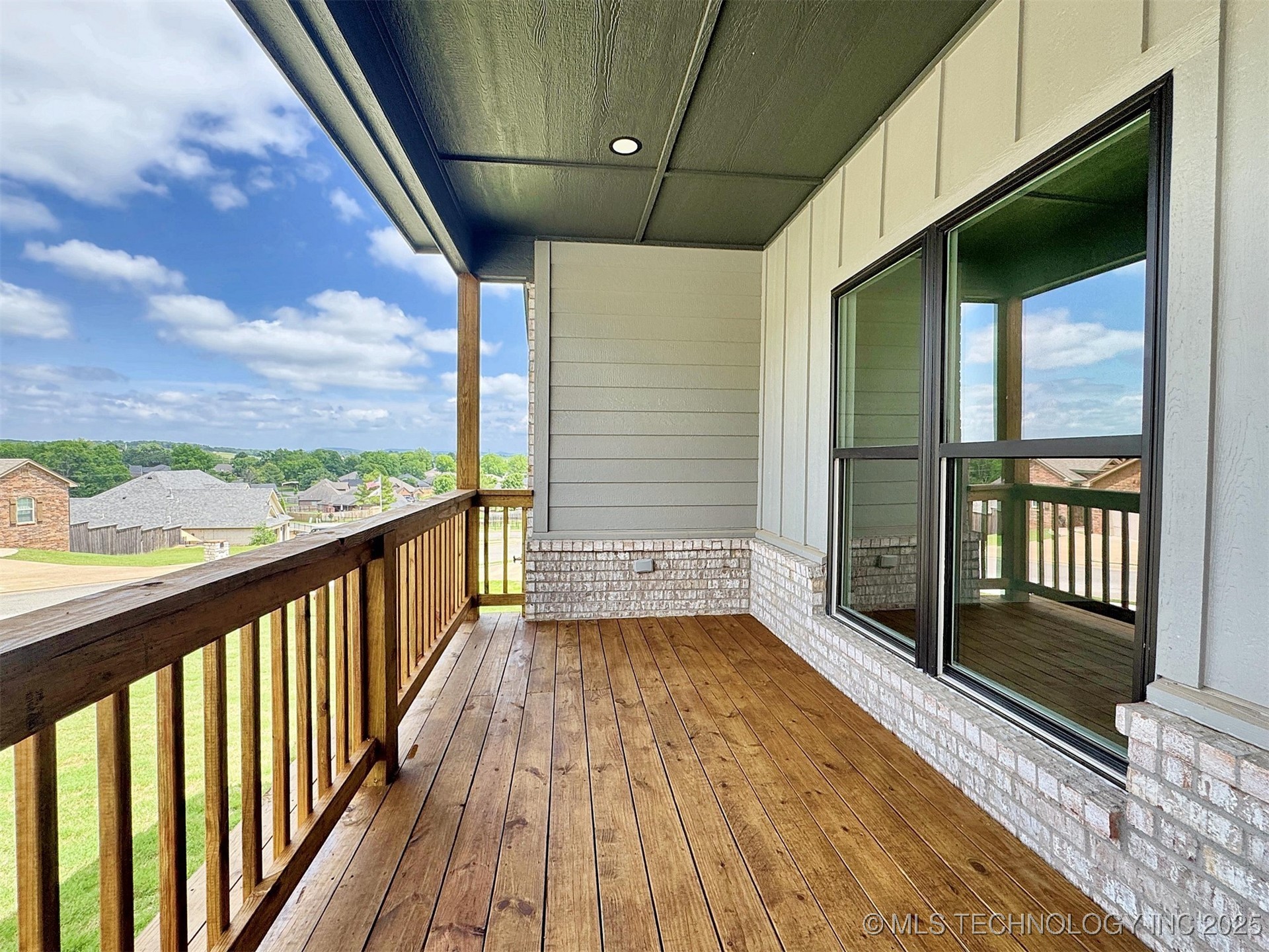 574 Woodlands Drive Property Photo 5