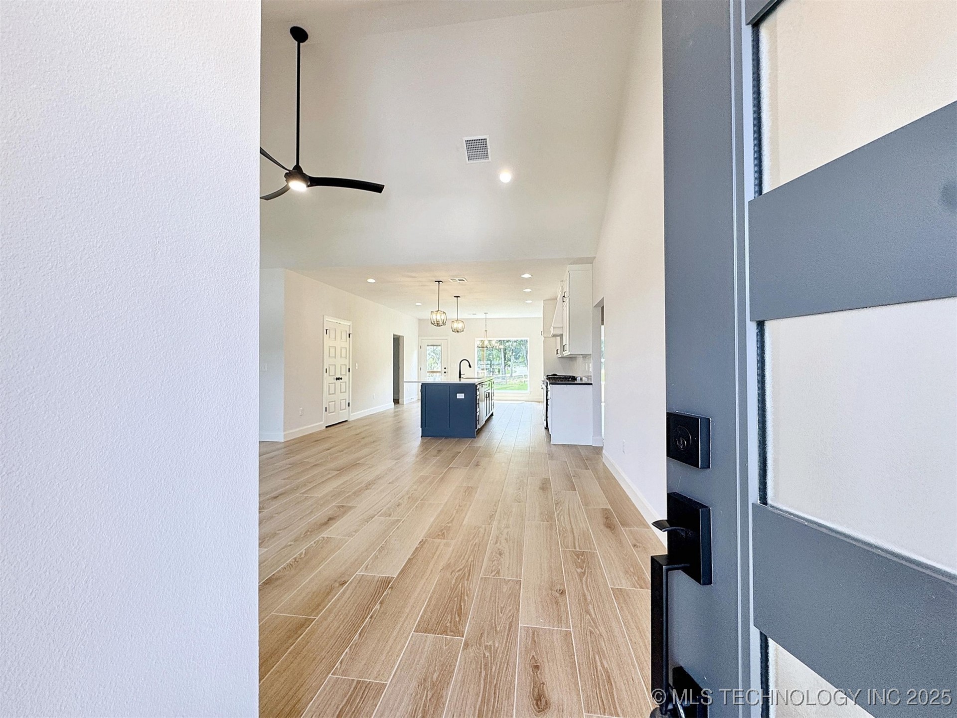 574 Woodlands Drive Property Photo 8