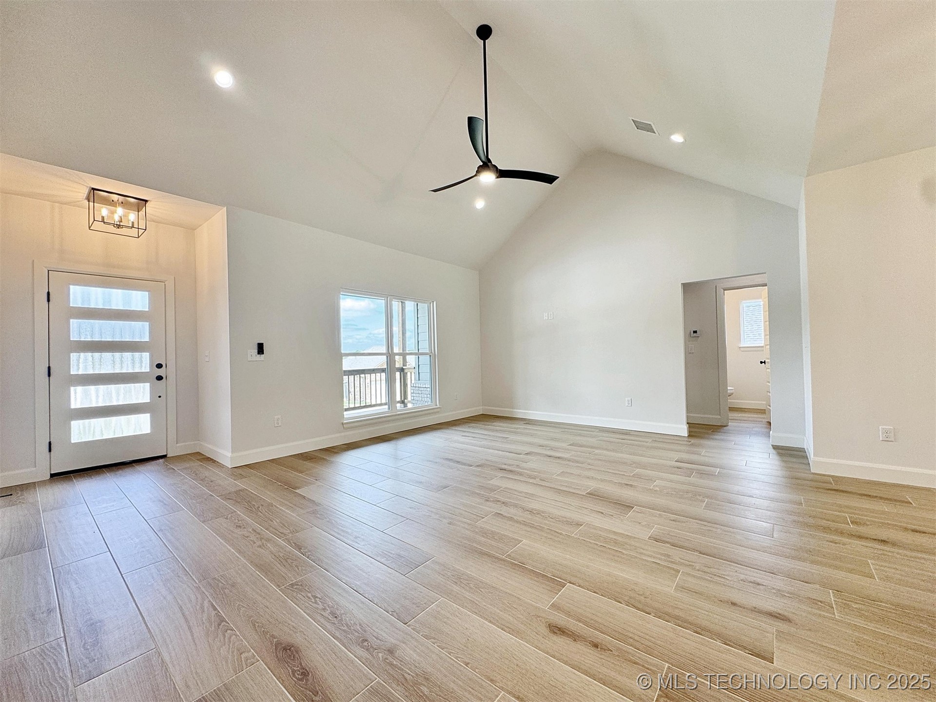 574 Woodlands Drive Property Photo 12