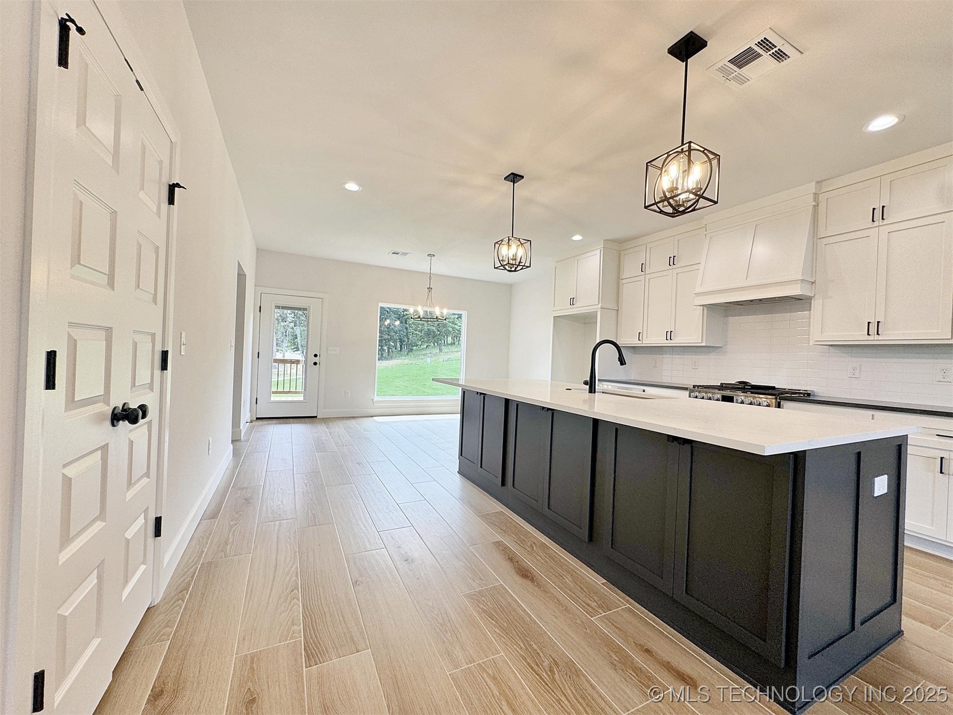 574 Woodlands Drive Property Photo 15