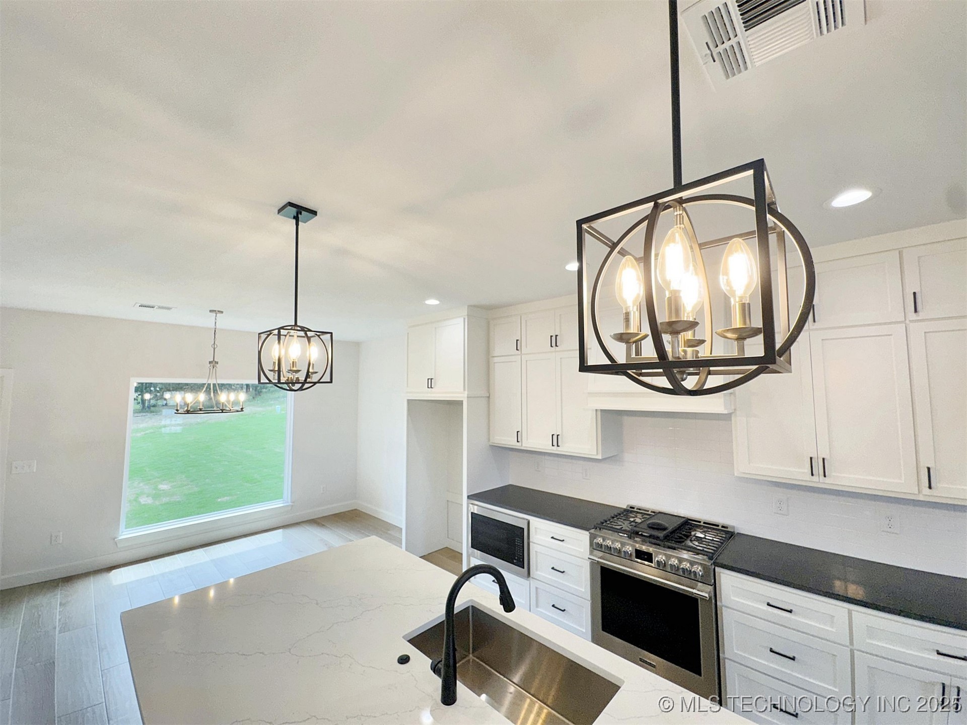 574 Woodlands Drive Property Photo 16