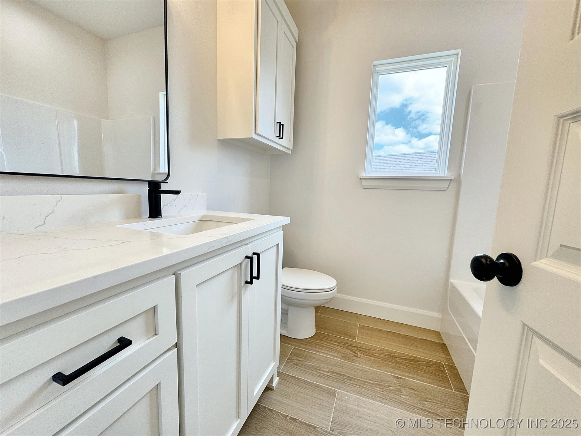 574 Woodlands Drive Property Photo 23