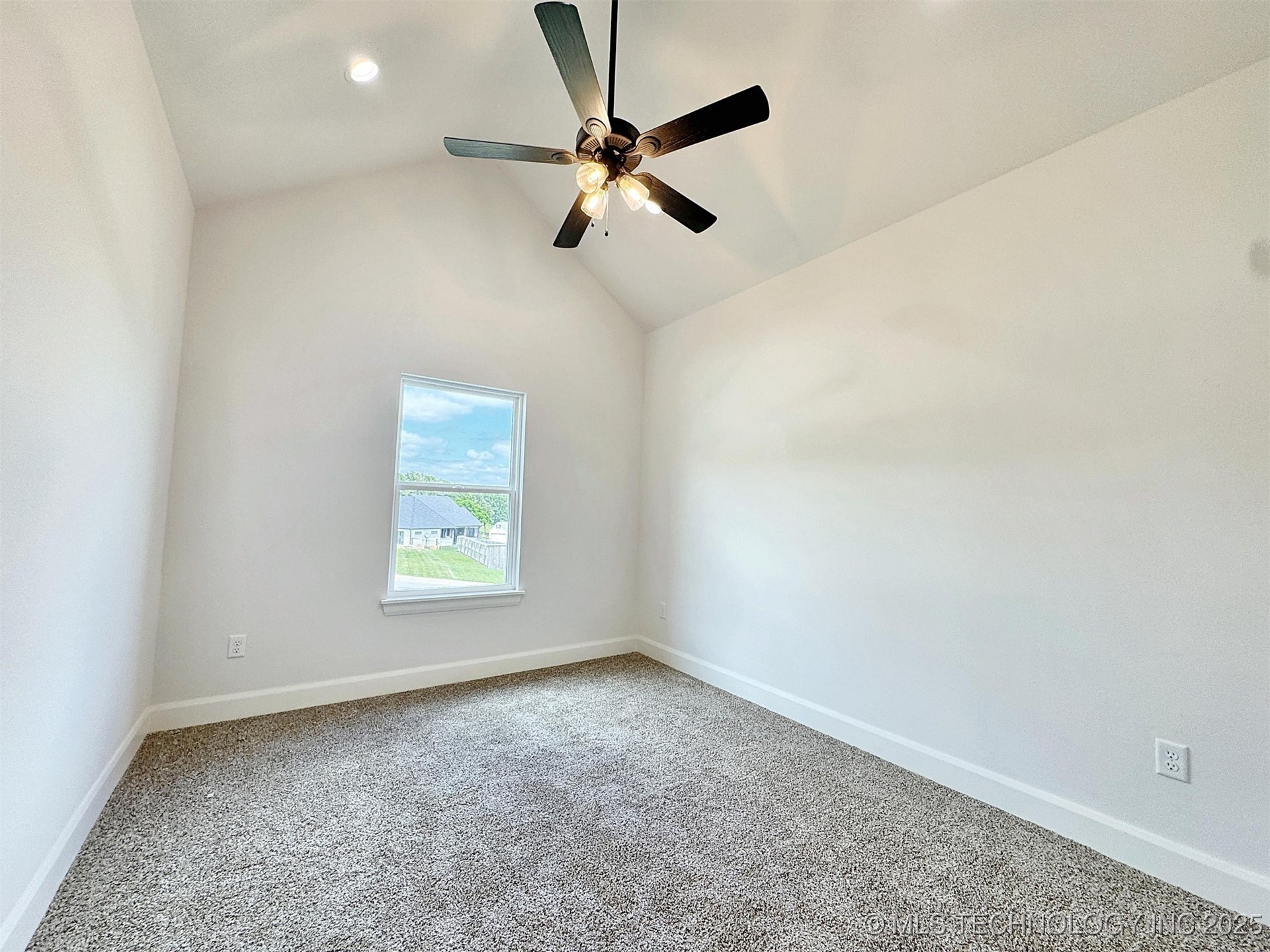 574 Woodlands Drive Property Photo 25