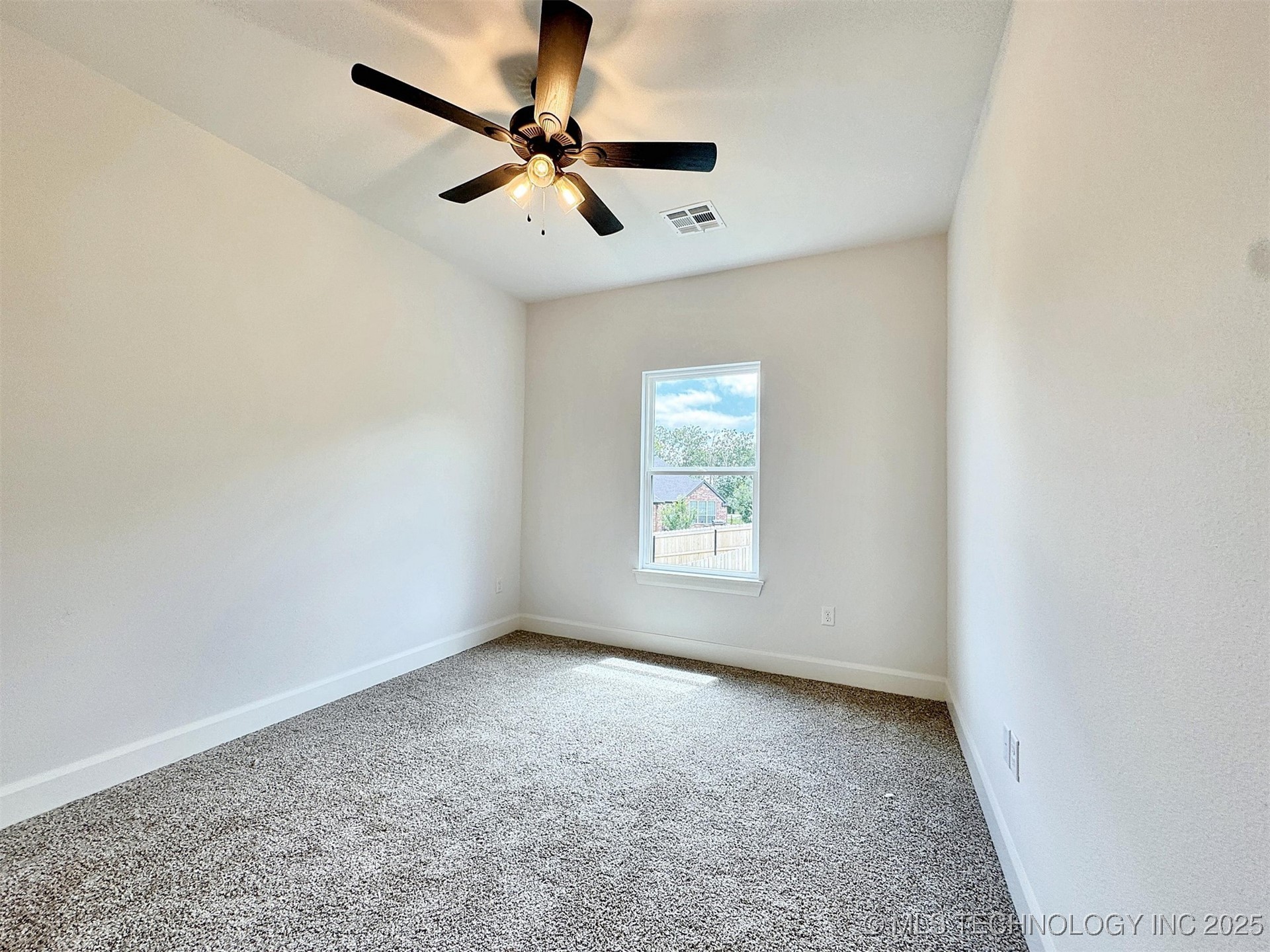 574 Woodlands Drive Property Photo 28