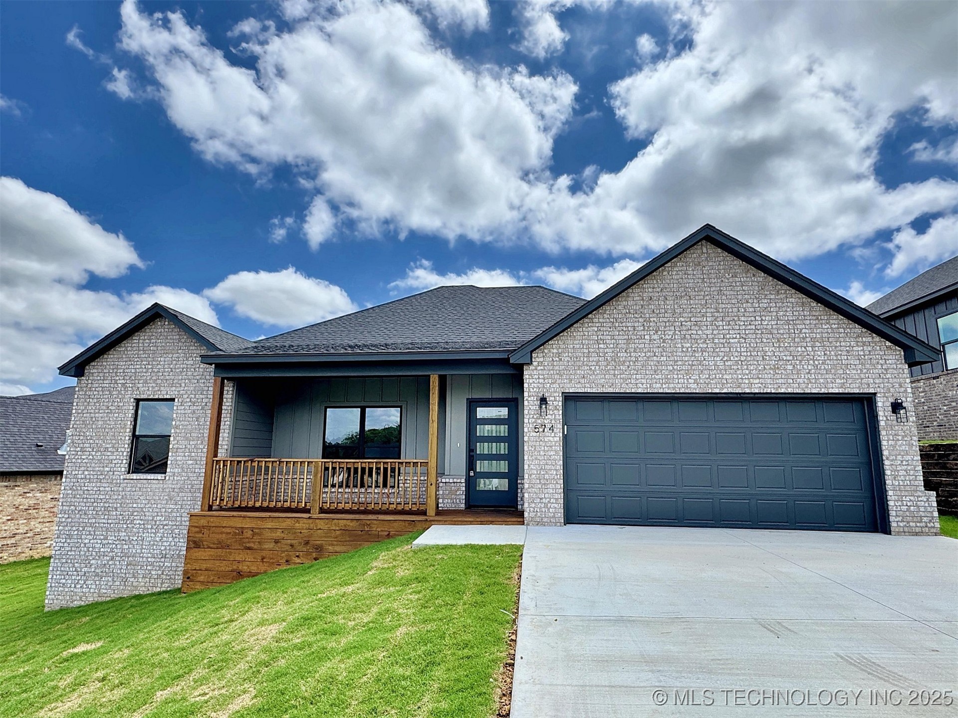 574 Woodlands Drive Property Photo 42