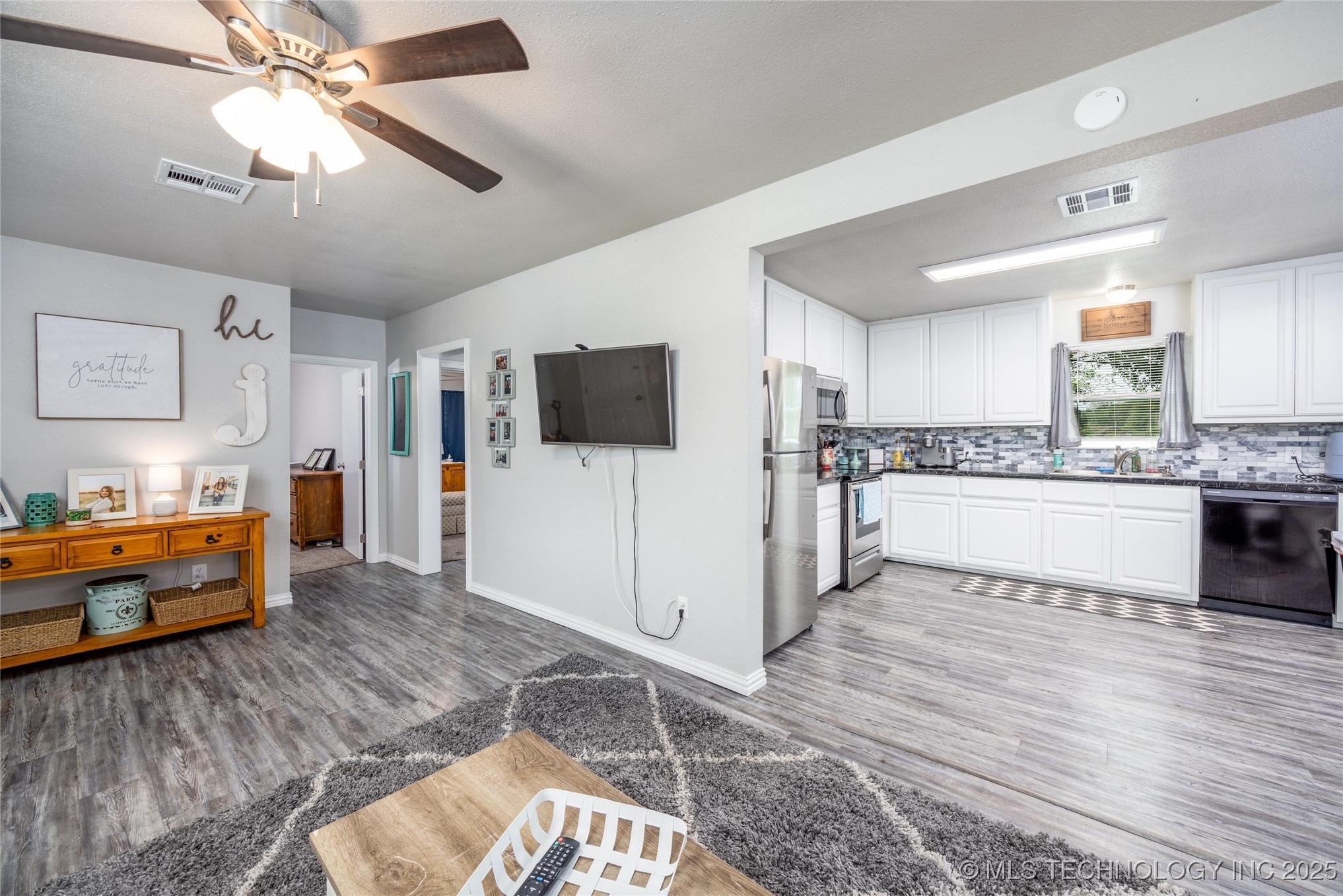 647 Sawmill Road Property Photo 10