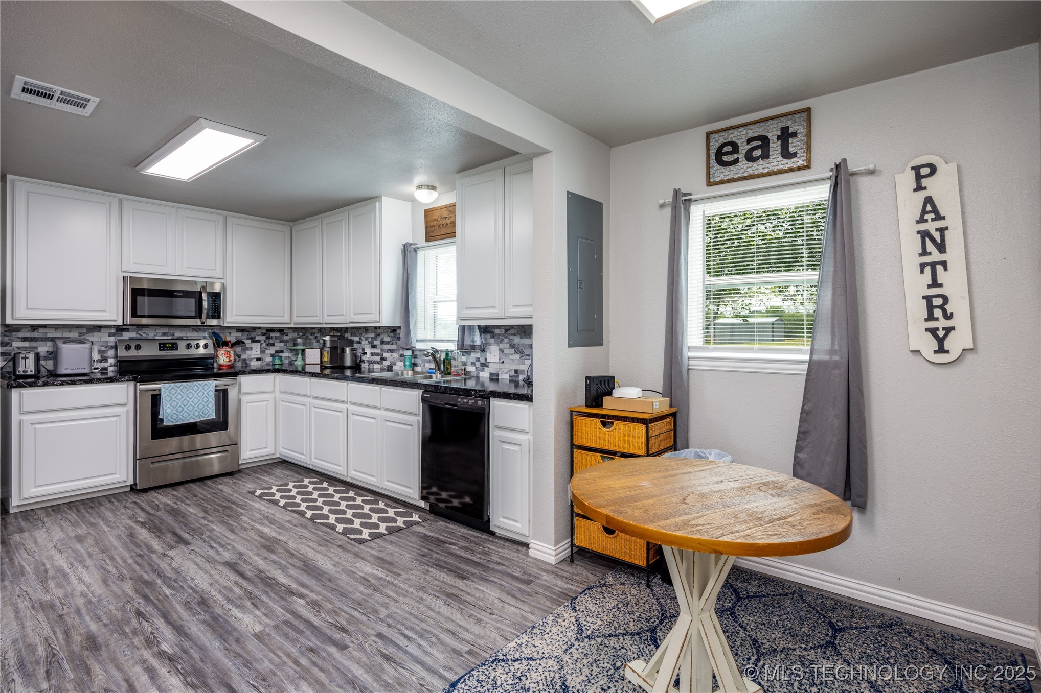 647 Sawmill Road Property Photo 13