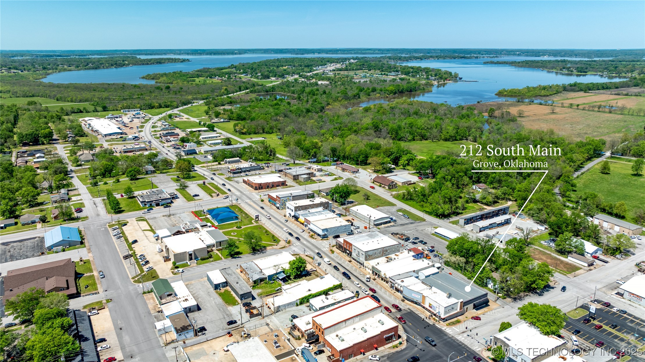 212 S Main Street Property Photo 2