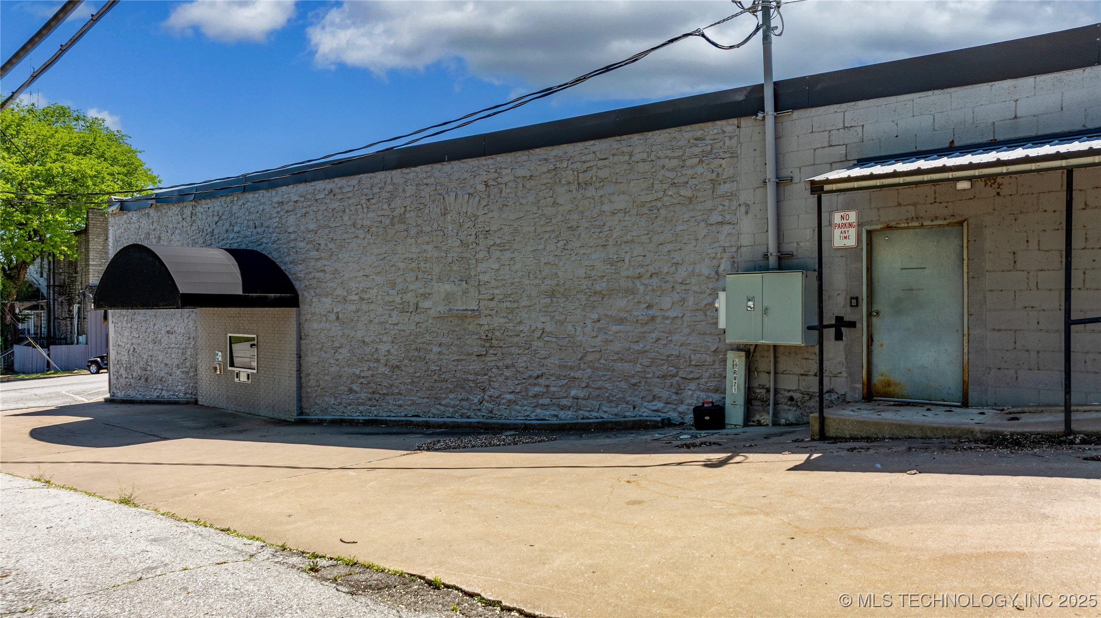 212 S Main Street Property Photo 15