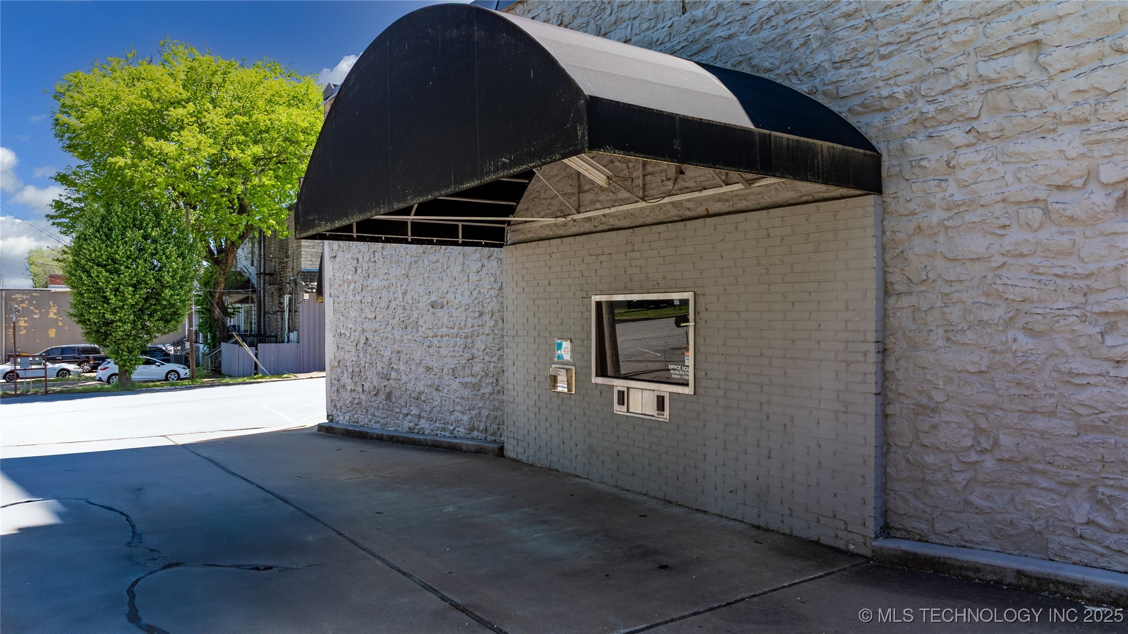 212 S Main Street Property Photo 16