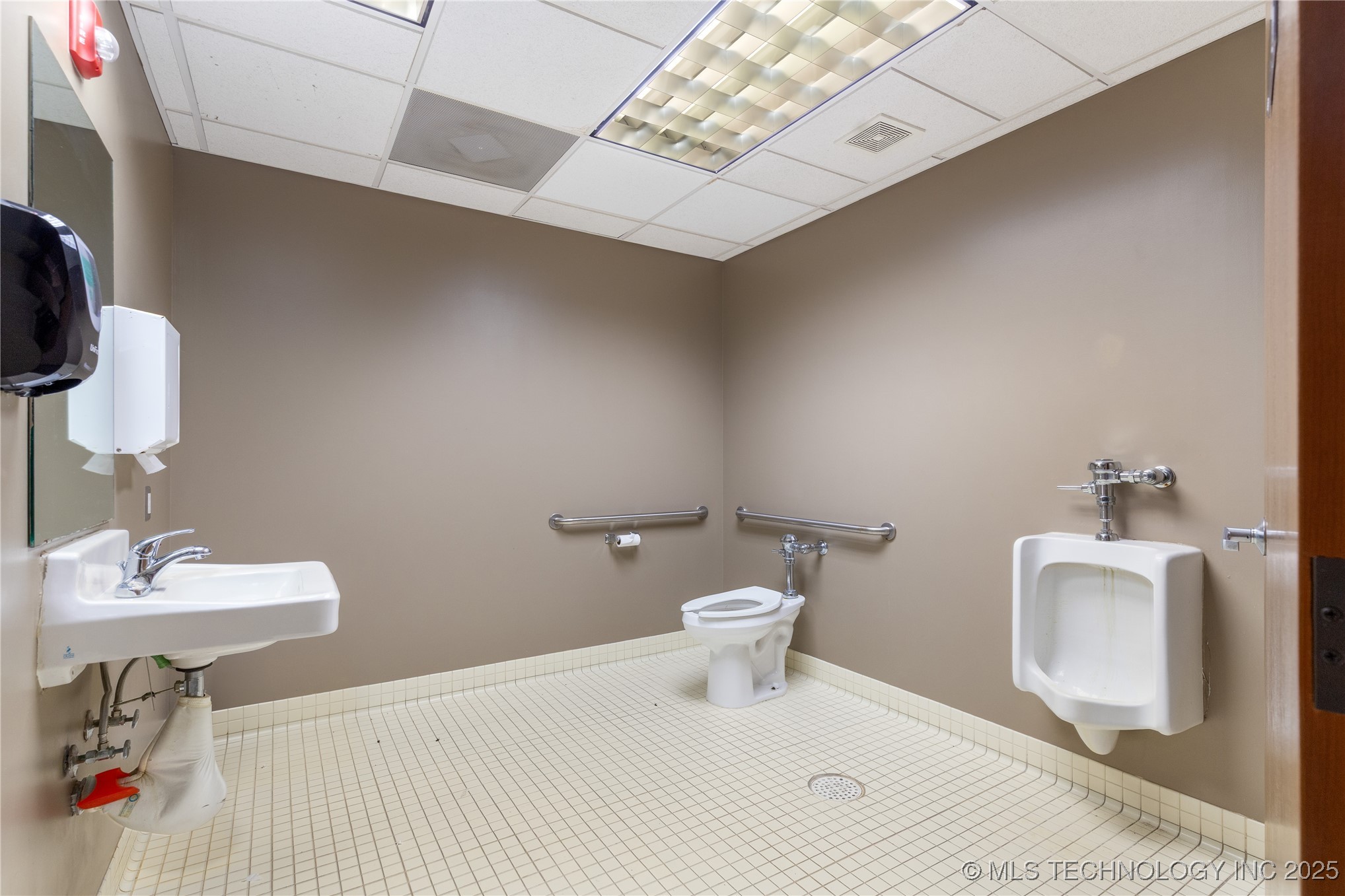 212 S Main Street Property Photo 49